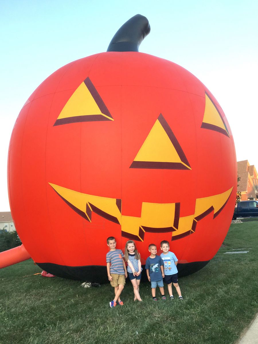 Jump On Over bounce house rentals and slides for parties in Middletown